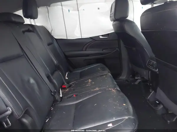 5TDKZRFH6JS262619 2018 TOYOTA HIGHLANDER - Image 8
