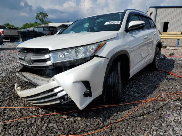 5TDKZRFH6JS272650 2018 TOYOTA HIGHLANDER - Image 1