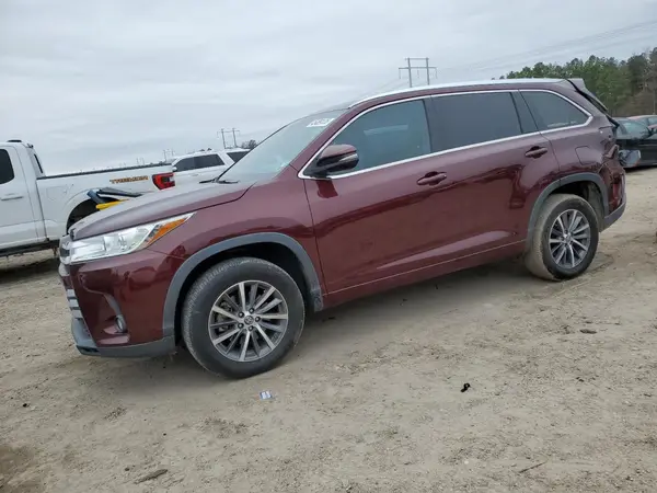 5TDKZRFH6JS282689 2018 TOYOTA HIGHLANDER - Image 1