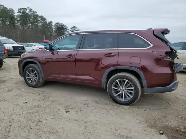 5TDKZRFH6JS282689 2018 TOYOTA HIGHLANDER - Image 2