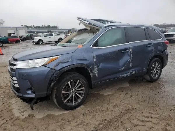 5TDKZRFH6JS282756 2018 TOYOTA HIGHLANDER - Image 1