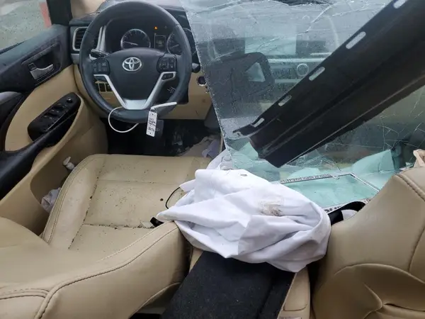 5TDKZRFH6JS282756 2018 TOYOTA HIGHLANDER - Image 8