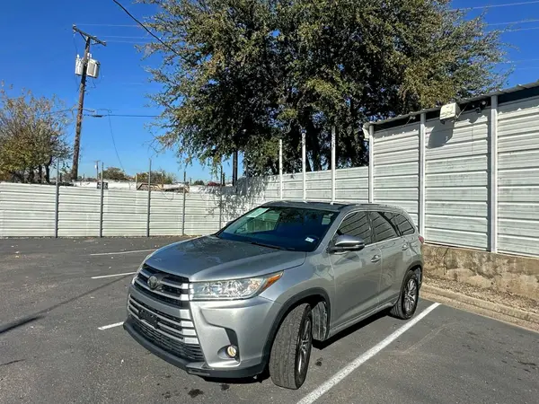 5TDKZRFH6JS283003 2018 TOYOTA HIGHLANDER - Image 2