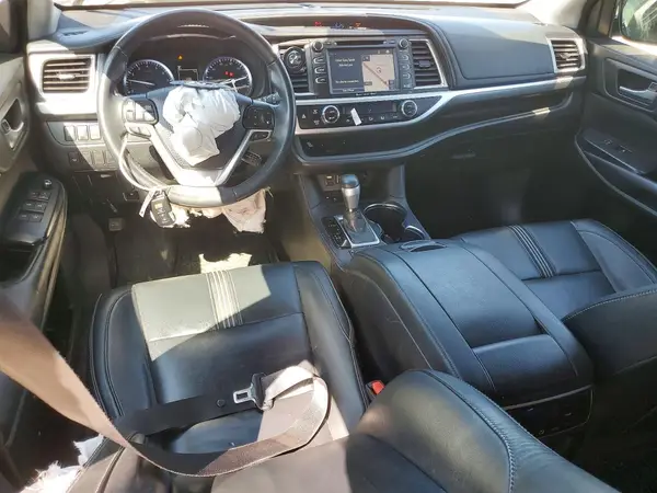 5TDKZRFH6JS284880 2018 TOYOTA HIGHLANDER - Image 8