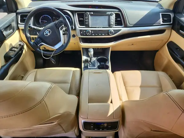 5TDKZRFH6JS288010 2018 TOYOTA HIGHLANDER - Image 8