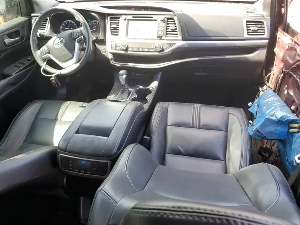 5TDKZRFH6JS526907 2018 TOYOTA HIGHLANDER - Image 8