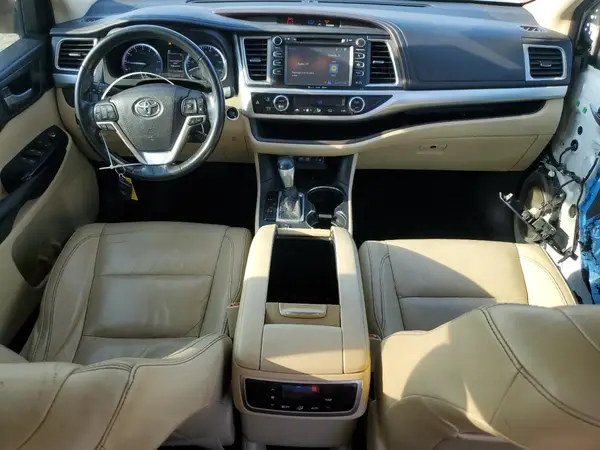5TDKZRFH6JS527426 2018 TOYOTA HIGHLANDER - Image 8