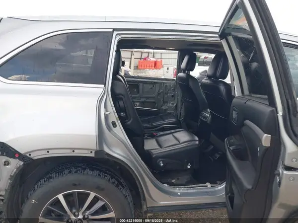 5TDKZRFH6JS527765 2018 TOYOTA HIGHLANDER - Image 8