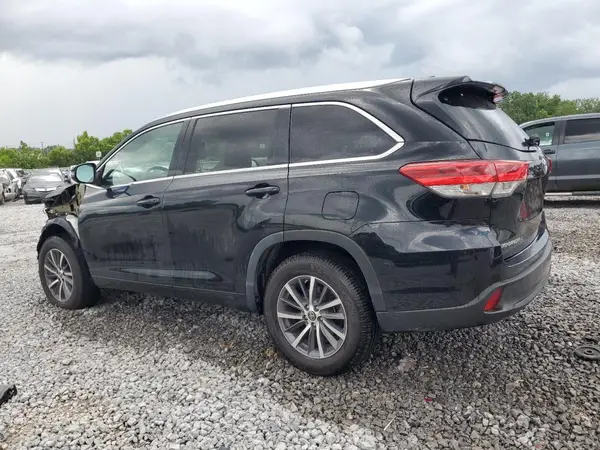 5TDKZRFH6JS530651 2018 TOYOTA HIGHLANDER - Image 2