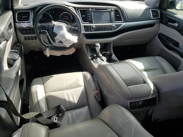5TDKZRFH6JS533386 2018 TOYOTA HIGHLANDER - Image 8