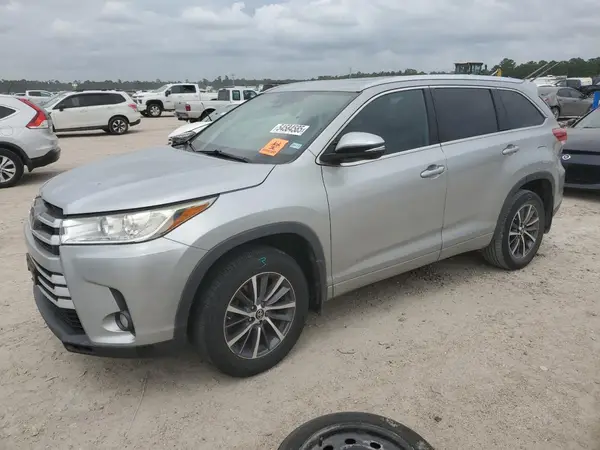 5TDKZRFH6JS533615 2018 TOYOTA HIGHLANDER - Image 1