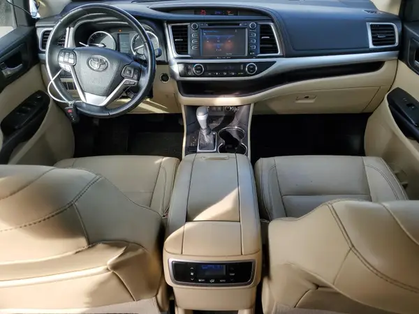 5TDKZRFH6JS534313 2018 TOYOTA HIGHLANDER - Image 8
