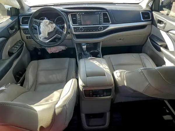 5TDKZRFH6JS536174 2018 TOYOTA HIGHLANDER - Image 8