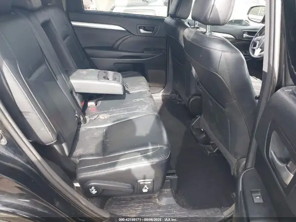 5TDKZRFH6JS539852 2018 TOYOTA HIGHLANDER - Image 8