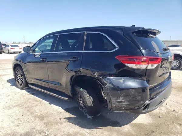 5TDKZRFH6JS540998 2018 TOYOTA HIGHLANDER - Image 2