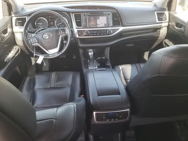 5TDKZRFH6JS540998 2018 TOYOTA HIGHLANDER - Image 8
