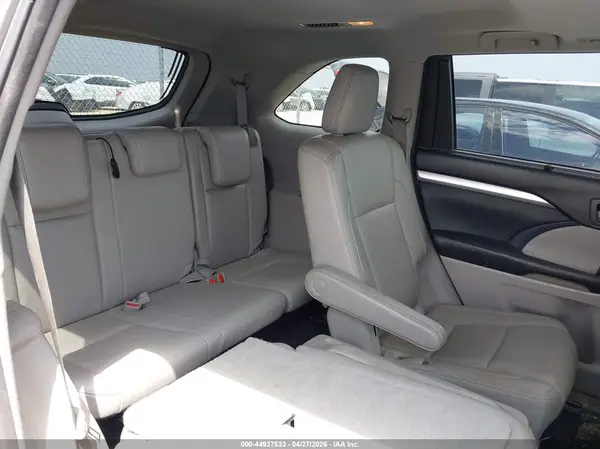 5TDKZRFH6JS541004 2018 TOYOTA HIGHLANDER - Image 8