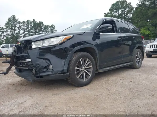 5TDKZRFH6JS541181 2018 TOYOTA HIGHLANDER - Image 2