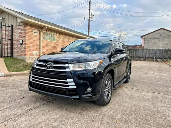 5TDKZRFH6JS541343 2018 TOYOTA HIGHLANDER - Image 2