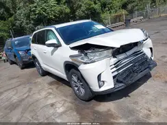 5TDKZRFH6JS541567 2018 TOYOTA HIGHLANDER
