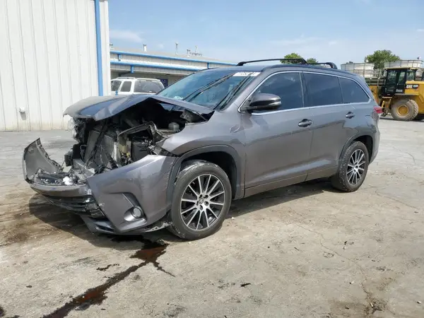 5TDKZRFH6JS543870 2018 TOYOTA HIGHLANDER - Image 1