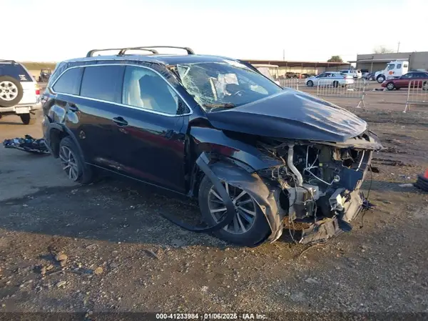 5TDKZRFH6JS544274 2018 TOYOTA HIGHLANDER - Image 1