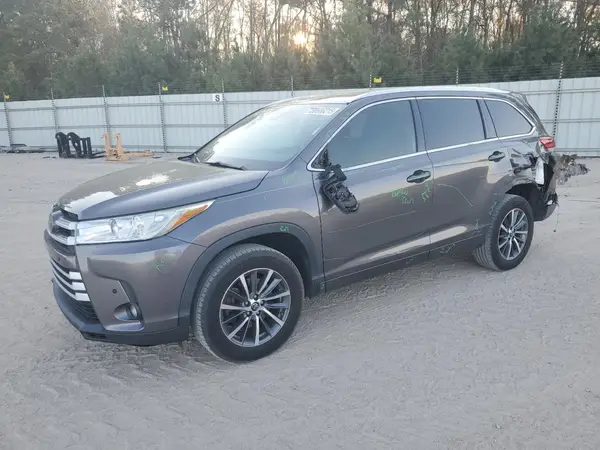 5TDKZRFH6JS547045 2018 TOYOTA HIGHLANDER - Image 1