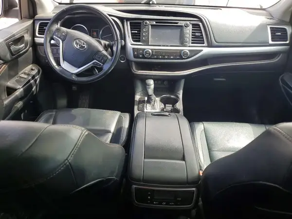 5TDKZRFH6JS548325 2018 TOYOTA HIGHLANDER - Image 8