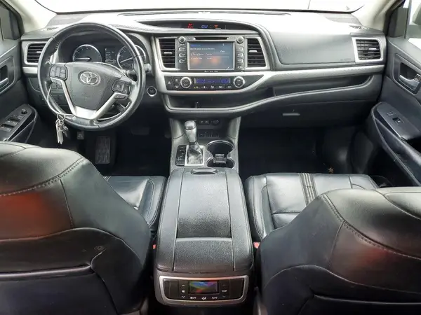 5TDKZRFH6JS549278 2018 TOYOTA HIGHLANDER - Image 8