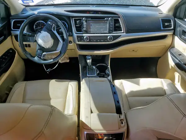 5TDKZRFH6KS303607 2019 TOYOTA HIGHLANDER - Image 8