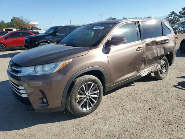 5TDKZRFH6KS304062 2019 TOYOTA HIGHLANDER - Image 1