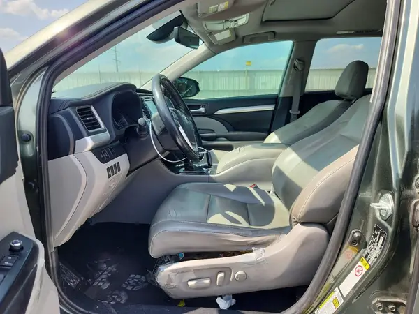 5TDKZRFH6KS316972 2019 TOYOTA HIGHLANDER - Image 8