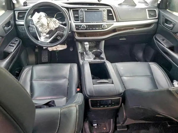 5TDKZRFH6KS331486 2019 TOYOTA HIGHLANDER - Image 8