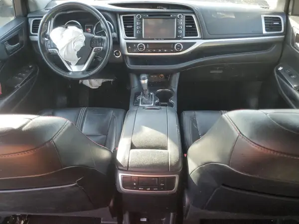 5TDKZRFH6KS335862 2019 TOYOTA HIGHLANDER - Image 8