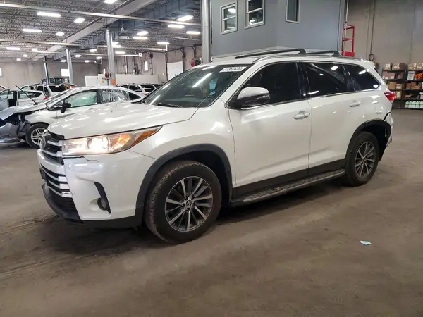 5TDKZRFH6KS340771 2019 TOYOTA HIGHLANDER - Image 1
