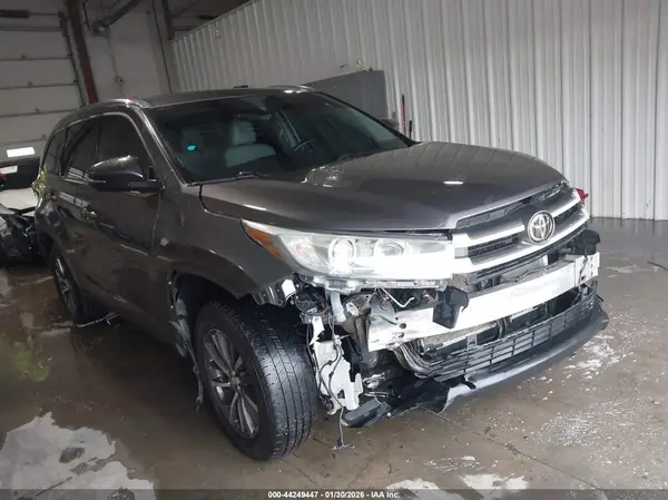 5TDKZRFH6KS342620 2019 TOYOTA HIGHLANDER - Image 1