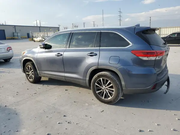 5TDKZRFH6KS345369 2019 TOYOTA HIGHLANDER - Image 2