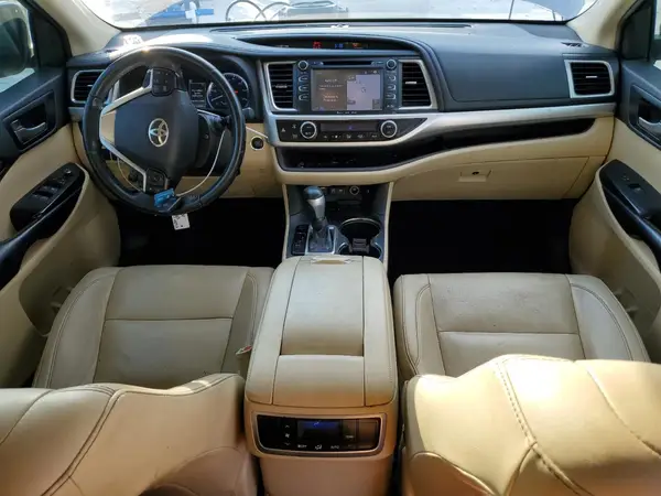 5TDKZRFH6KS345369 2019 TOYOTA HIGHLANDER - Image 8