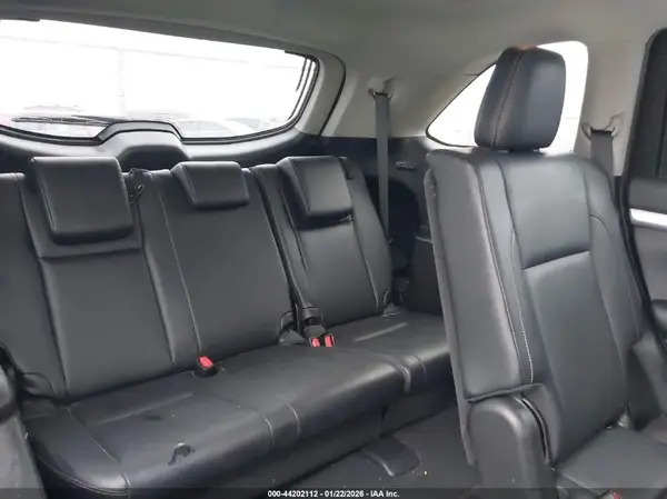 5TDKZRFH6KS346604 2019 TOYOTA HIGHLANDER - Image 8