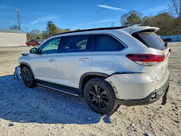5TDKZRFH6KS353312 2019 TOYOTA HIGHLANDER - Image 2