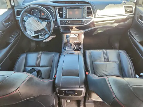5TDKZRFH6KS353312 2019 TOYOTA HIGHLANDER - Image 8