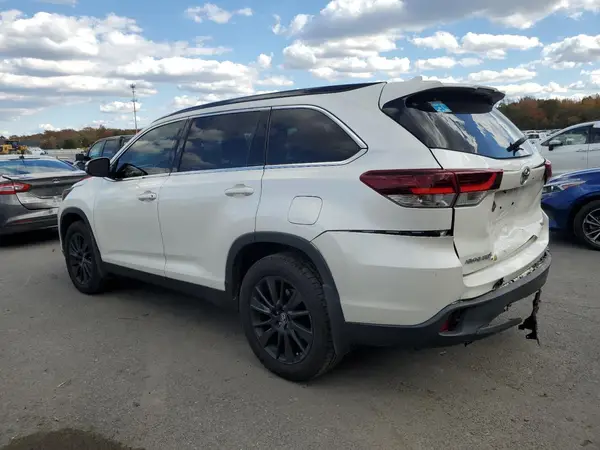 5TDKZRFH6KS355531 2019 TOYOTA HIGHLANDER - Image 2