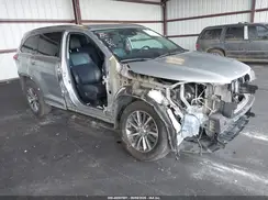 5TDKZRFH6KS357702 2019 TOYOTA HIGHLANDER