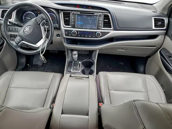 5TDKZRFH6KS370451 2019 TOYOTA HIGHLANDER - Image 8