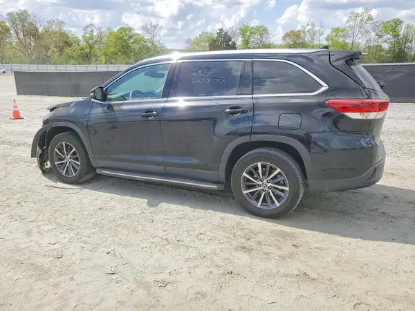 5TDKZRFH6KS551095 2019 TOYOTA HIGHLANDER - Image 2