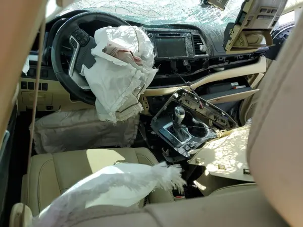 5TDKZRFH6KS552165 2019 TOYOTA HIGHLANDER - Image 8