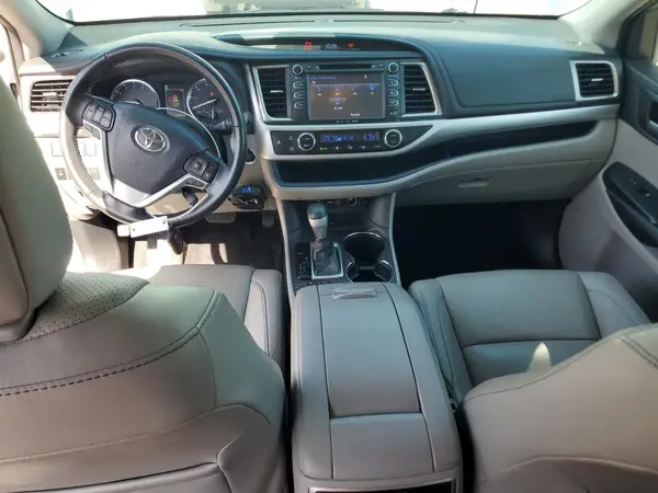 5TDKZRFH6KS552599 2019 TOYOTA HIGHLANDER - Image 8