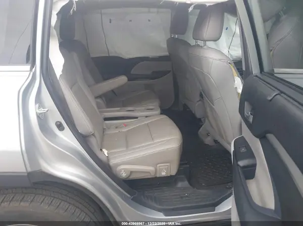 5TDKZRFH6KS552635 2019 TOYOTA HIGHLANDER - Image 8