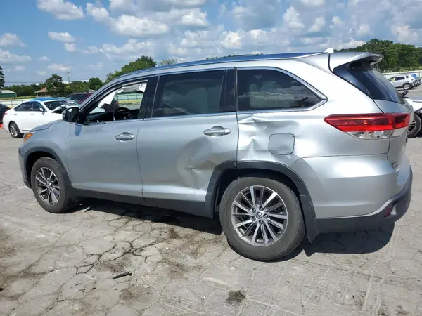 5TDKZRFH6KS554739 2019 TOYOTA HIGHLANDER - Image 2