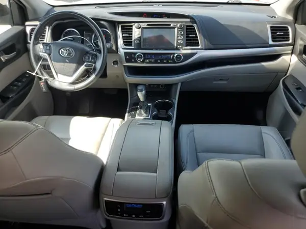 5TDKZRFH6KS554739 2019 TOYOTA HIGHLANDER - Image 8